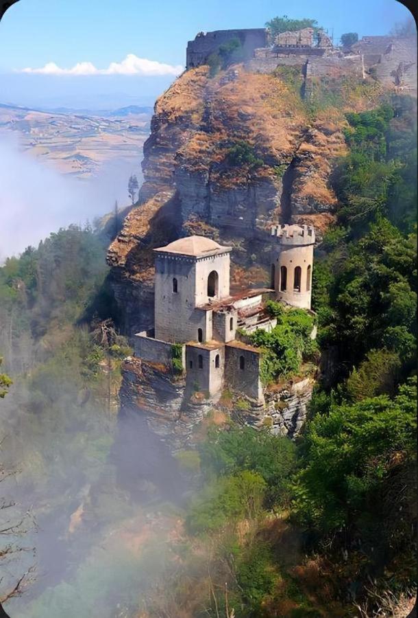 Casa Vacanze Ulisse Trapani Exterior foto